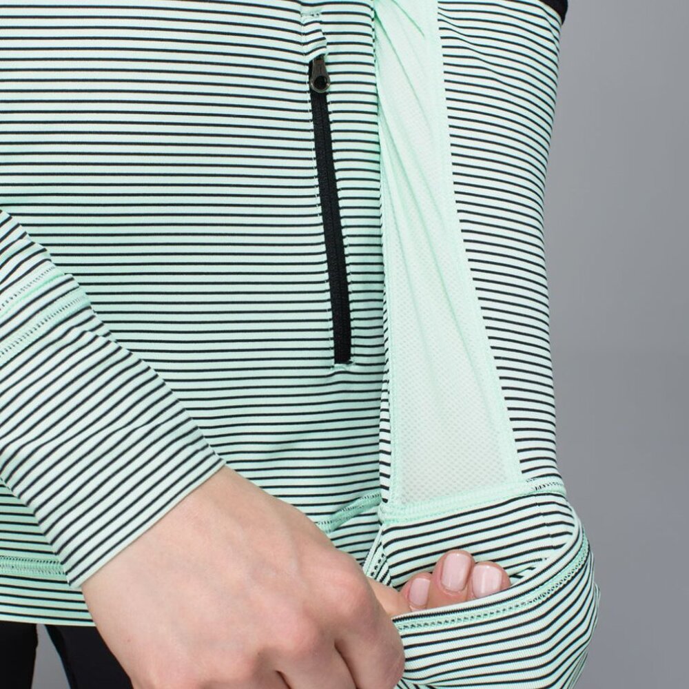 Like new! Lululemon Race with Grace 1/2 Zip long sleeve top / shirt, green black - Picture 6 of 10